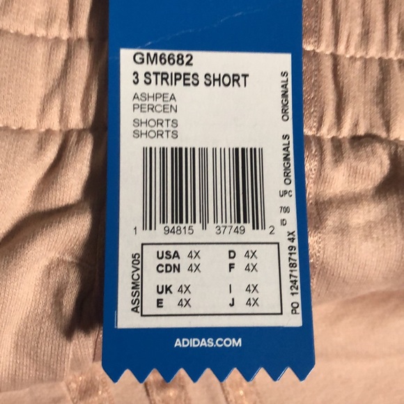 Shorts - Picture 2 of 5